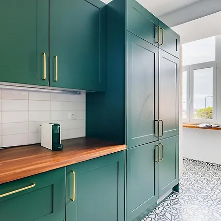 Graca's Urban Elegance *