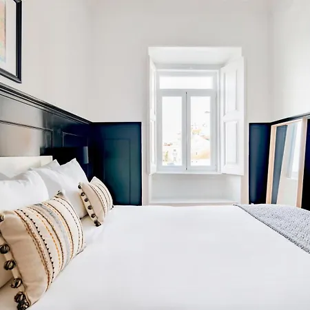 Graca's Urban Elegance *