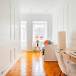 Graca's Urban Elegance