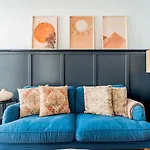 Graca's Urban Elegance
