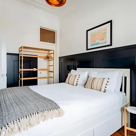 Graca's Urban Elegance